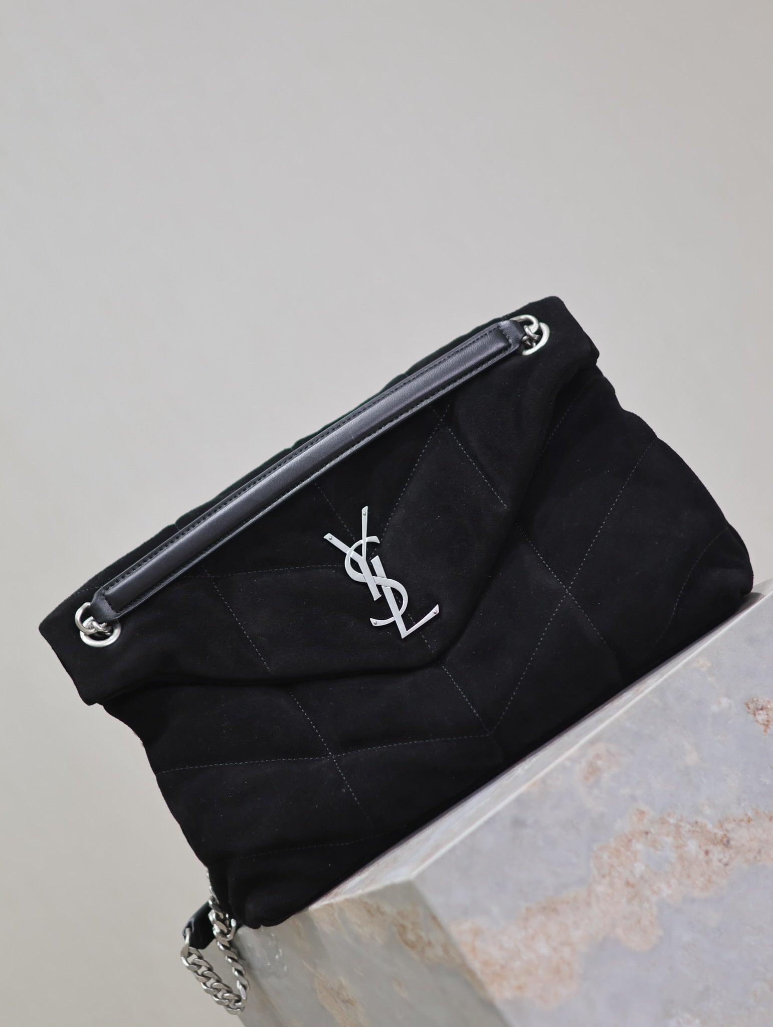 YSL 25S LOULOU PUFFER GM 35 IN BLACK SUEDE SILVER HARDWARE
