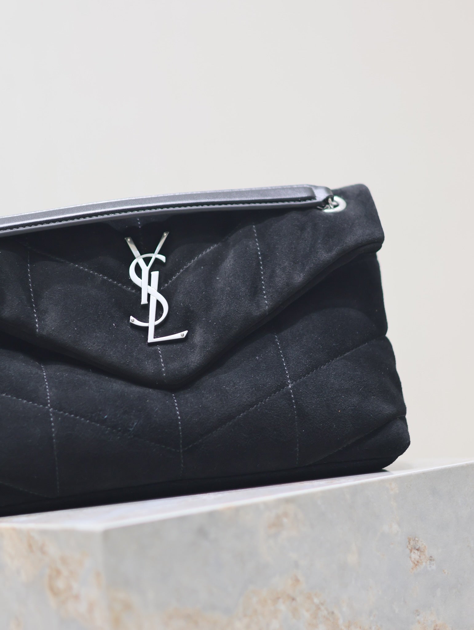YSL 25S LOULOU PUFFER MM 29 IN BLACK SUEDE SILVER HARDWARE