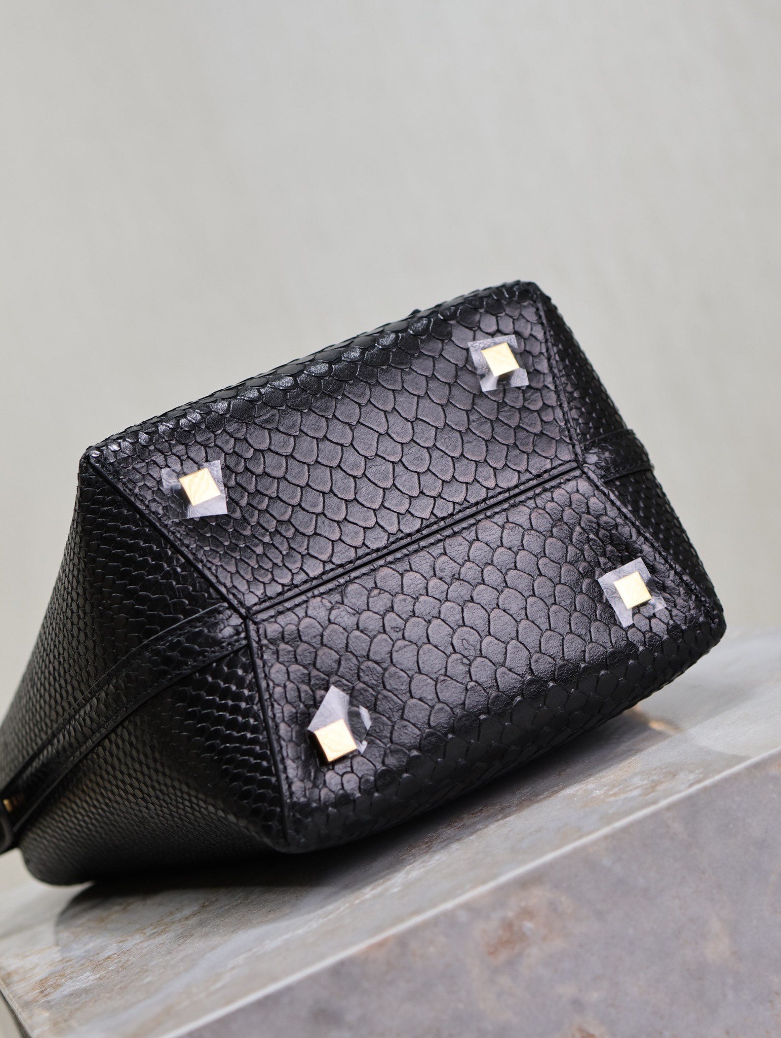 YSL 25S LE 37 20 IN BLACK SNAKE EMBOSSED CALFSKIN GOLD HARDWRE