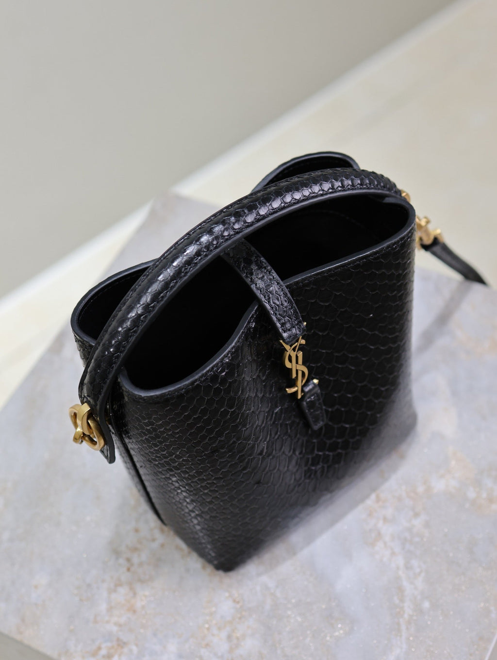 YSL 25S LE 37 BUCKET 15 IN BLACK SNAKE EMBOSSED CALFSKIN GOLD HARDWARE