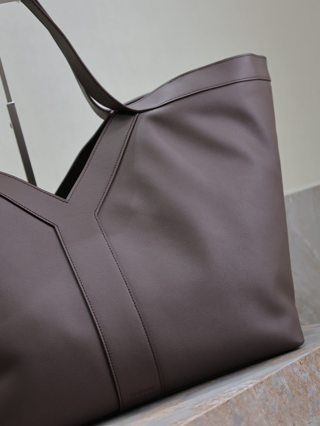 YSL 25S Y TOTE 50 IN PURPLE BROWN CALFSKIN GOLD HARDWRE