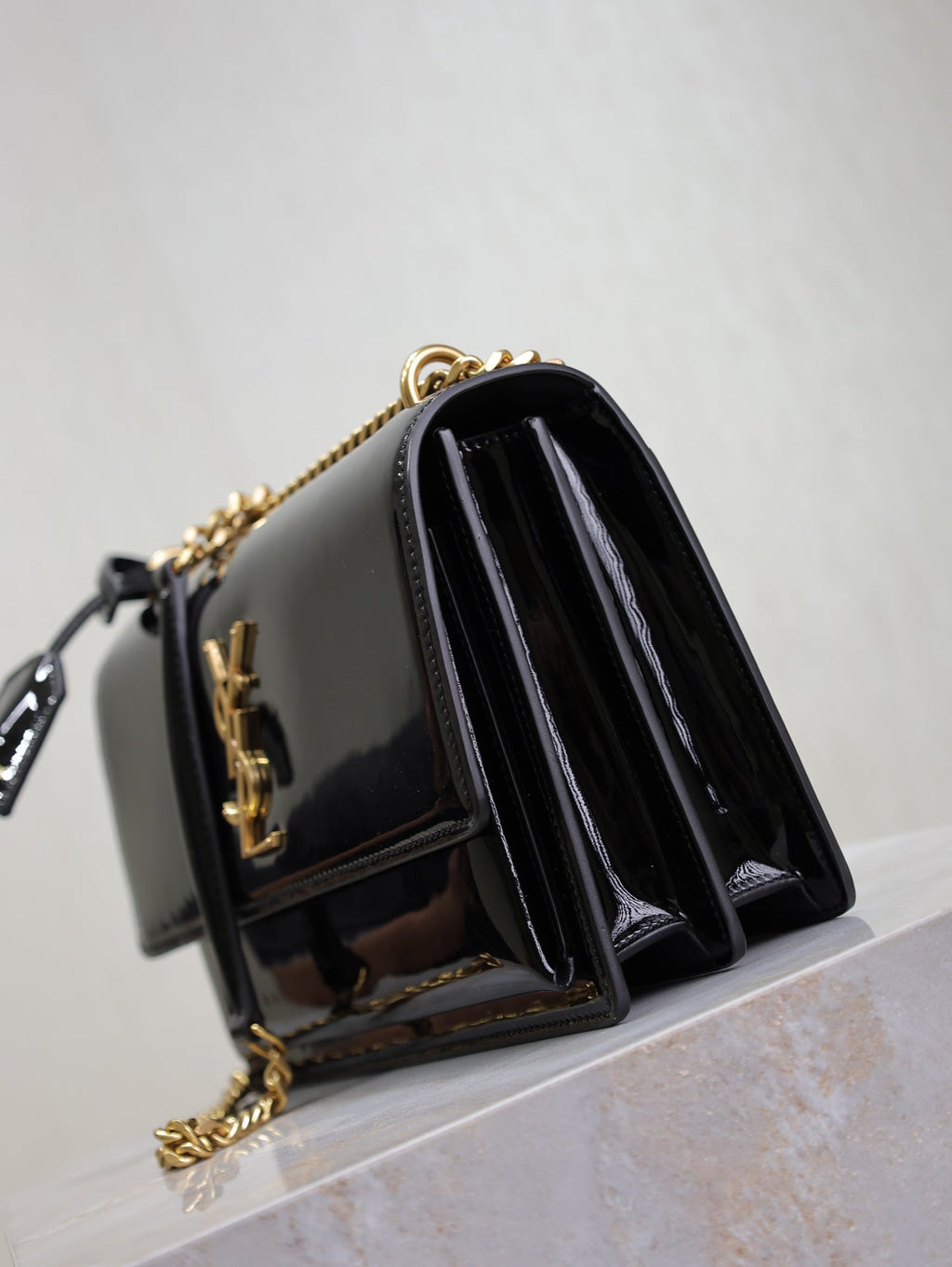 YSL 25S SUNSET MEDIUM 22 IN BLACK SHINY CALFSKIN GOLD HARDWRE