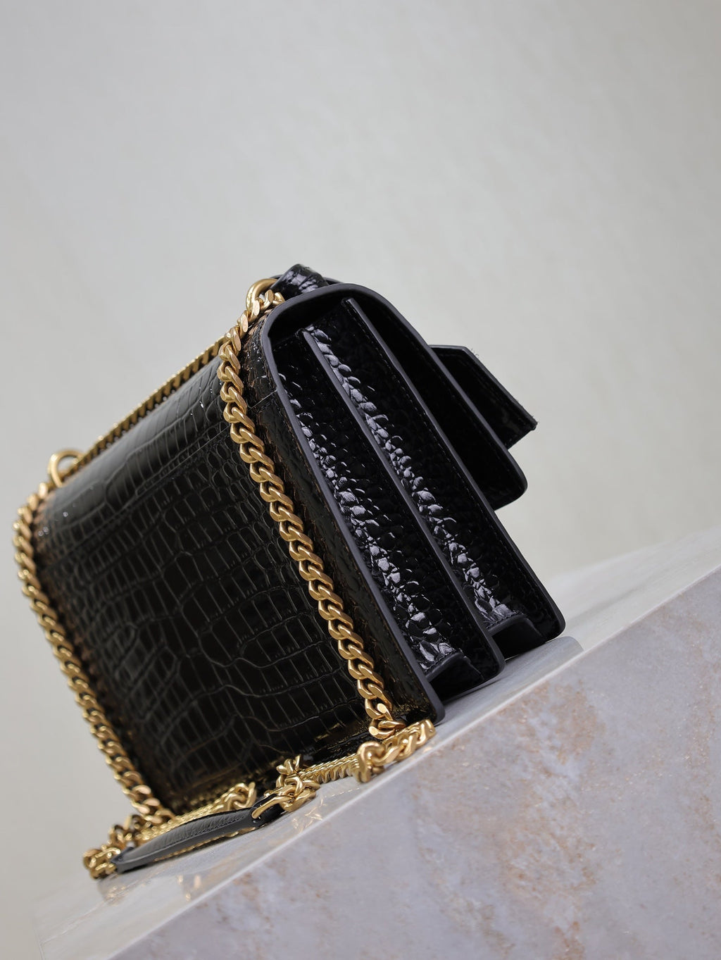 YSL 25S SUNSET MEDIUM 22 IN BLACK CROCODILE-EMBOSSED SHINY CALFSKIN GOLD HARDWARE