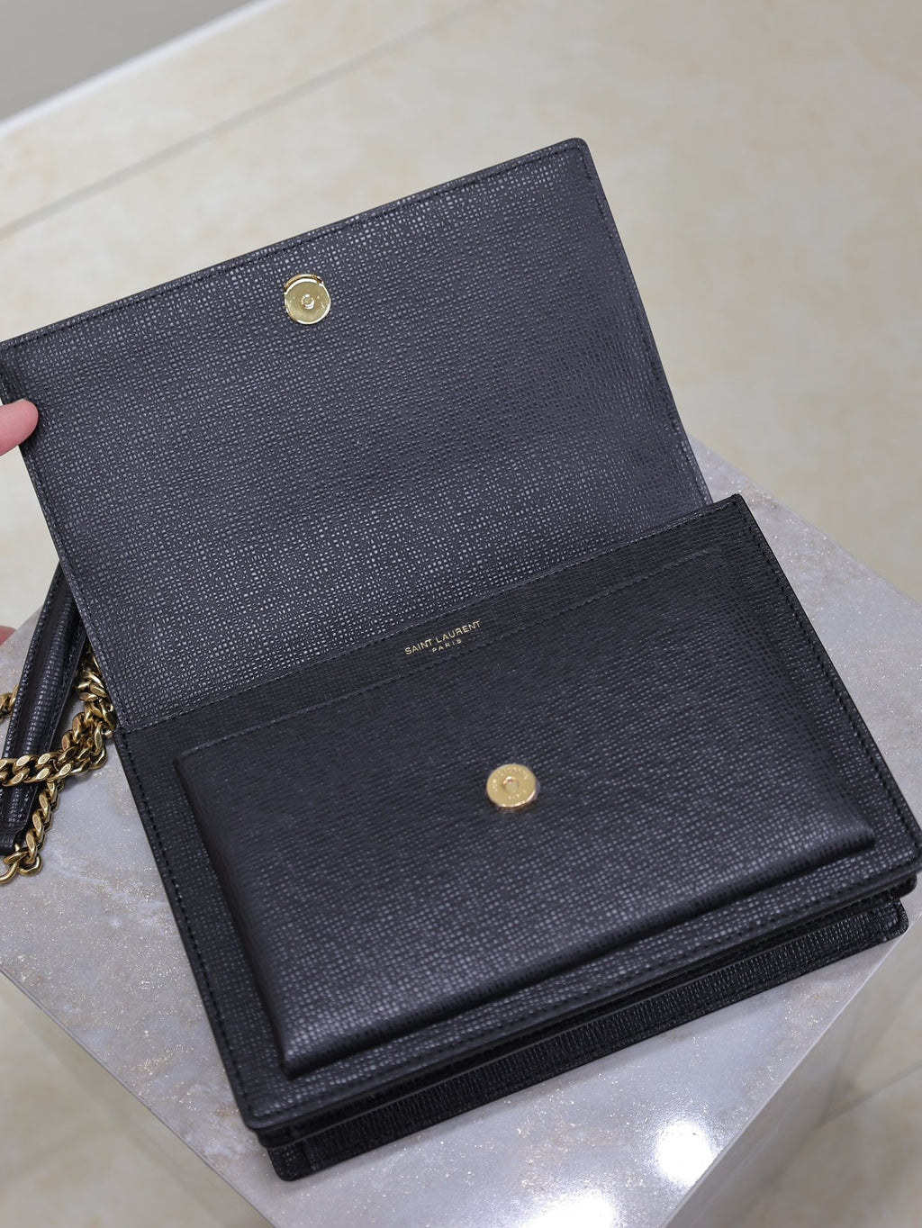 YSL 25S SUNSET MEDIUM 22 IN BLACK GRAINED CALFSKIN GOLD HARDWARE