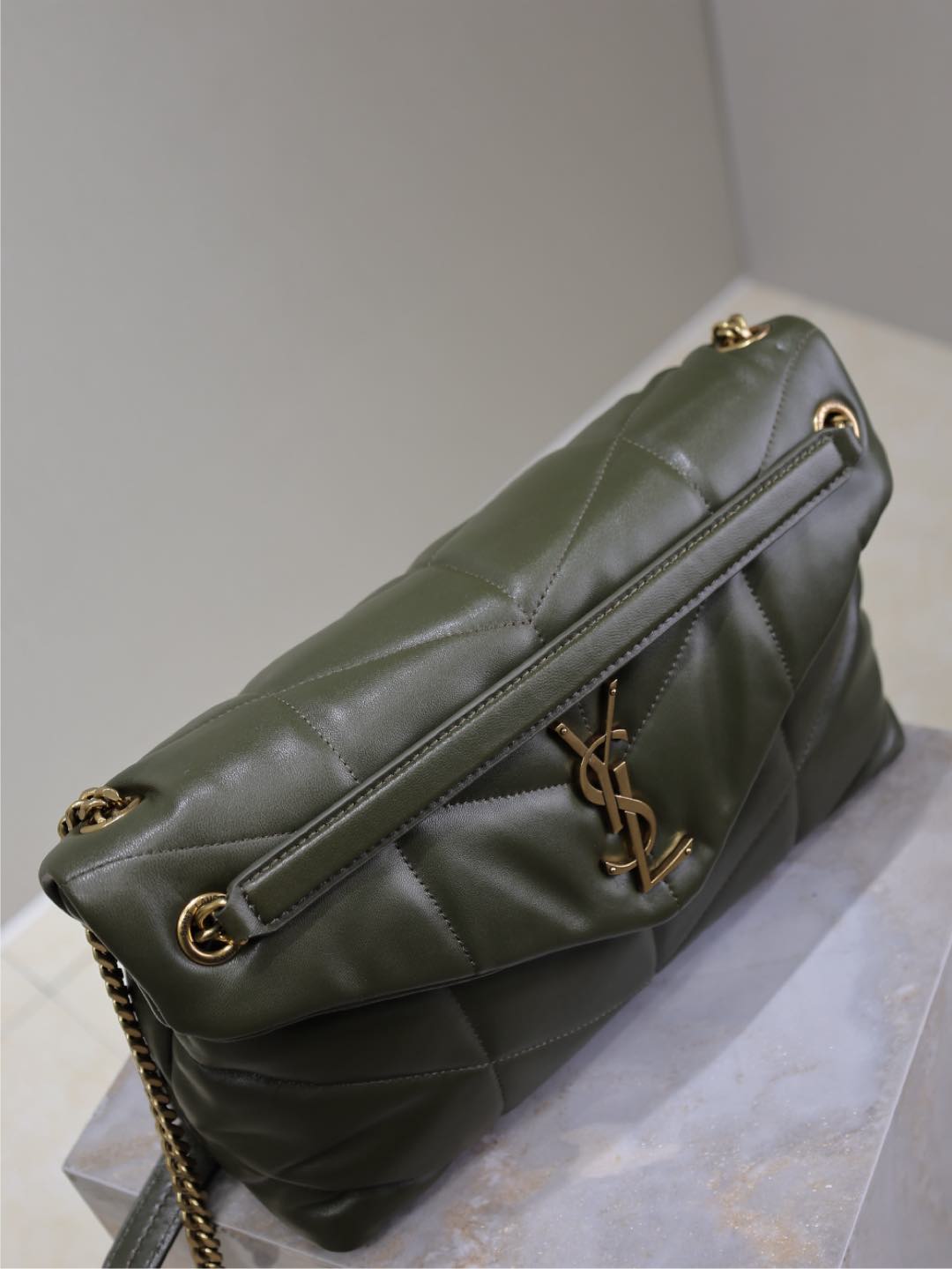 YSL 25S LOULOU PUFFER GM 35 IN DARK OLIVE CALFSKIN GOLD HARDWRE