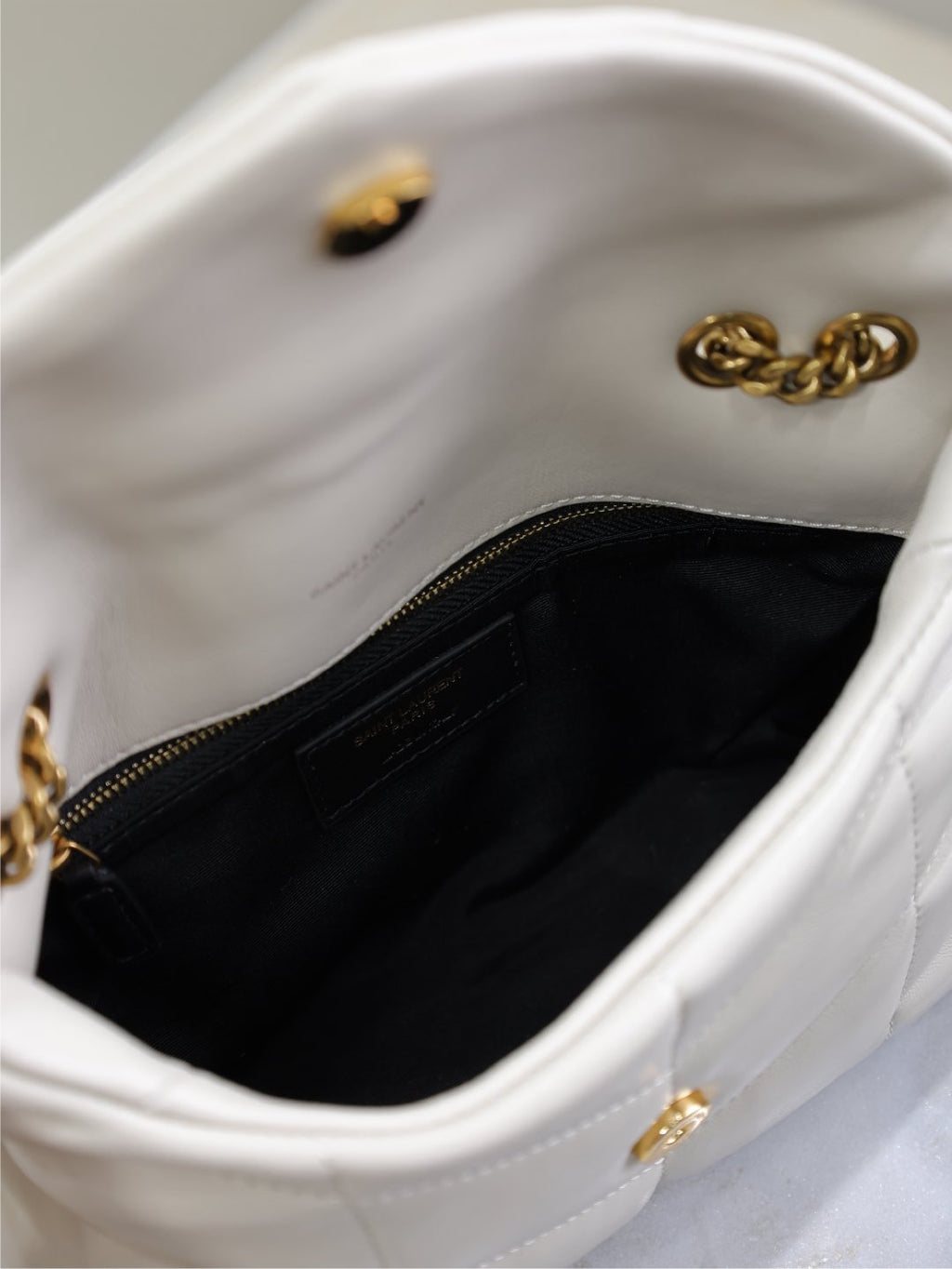 YSL 25S LOULOU PUFFER MINI 23 IN BLANC VINTAGE CALFSKIN GOLD HARDWARE