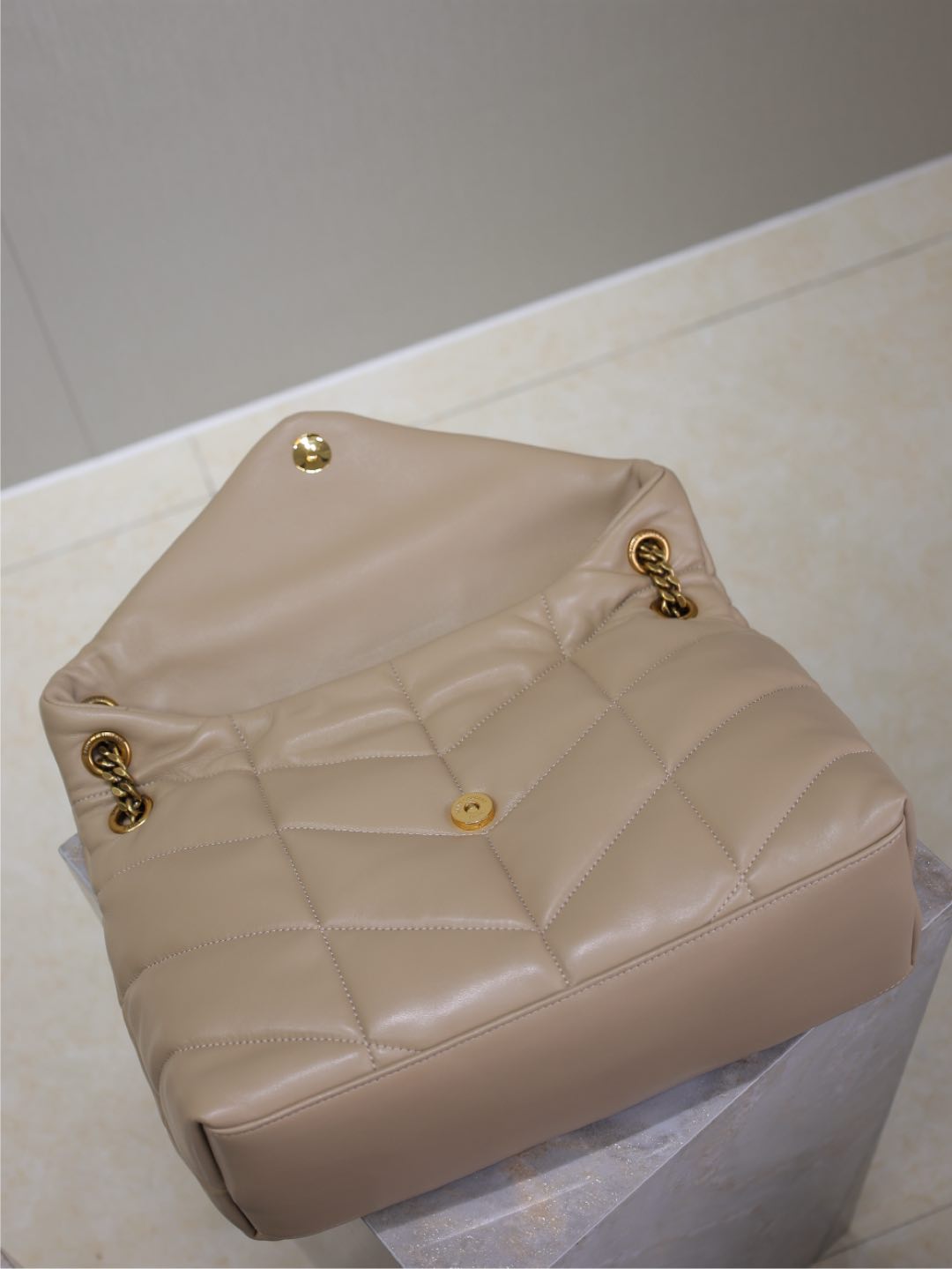 YSL 25S LOULOU PUFFER GM 35 IN BROWN CALFSKIN GOLD HARDWRE
