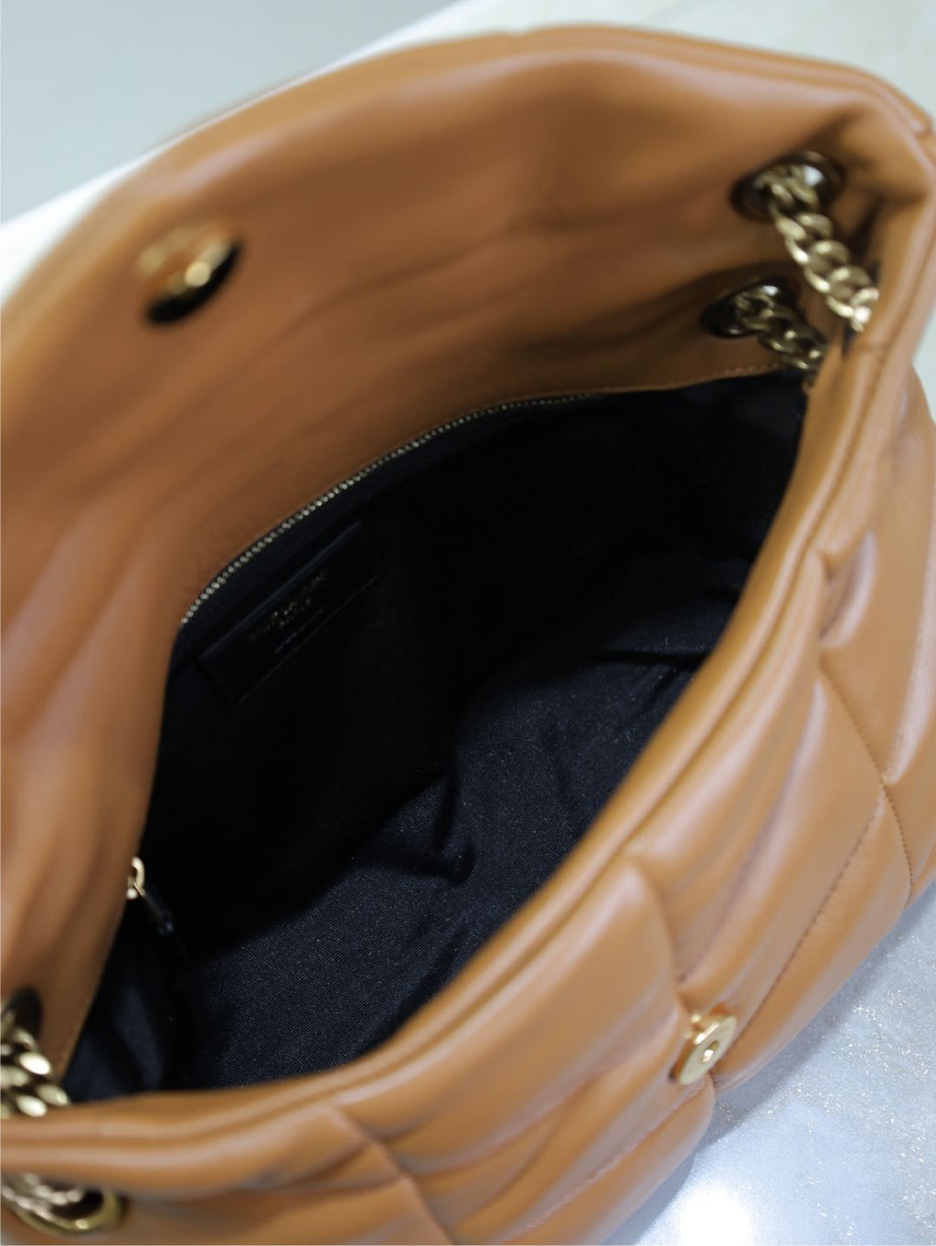 YSL 25S LOULOU PUFFER MM 29 IN CARAMEL CALFSKIN GOLD HARDWARE