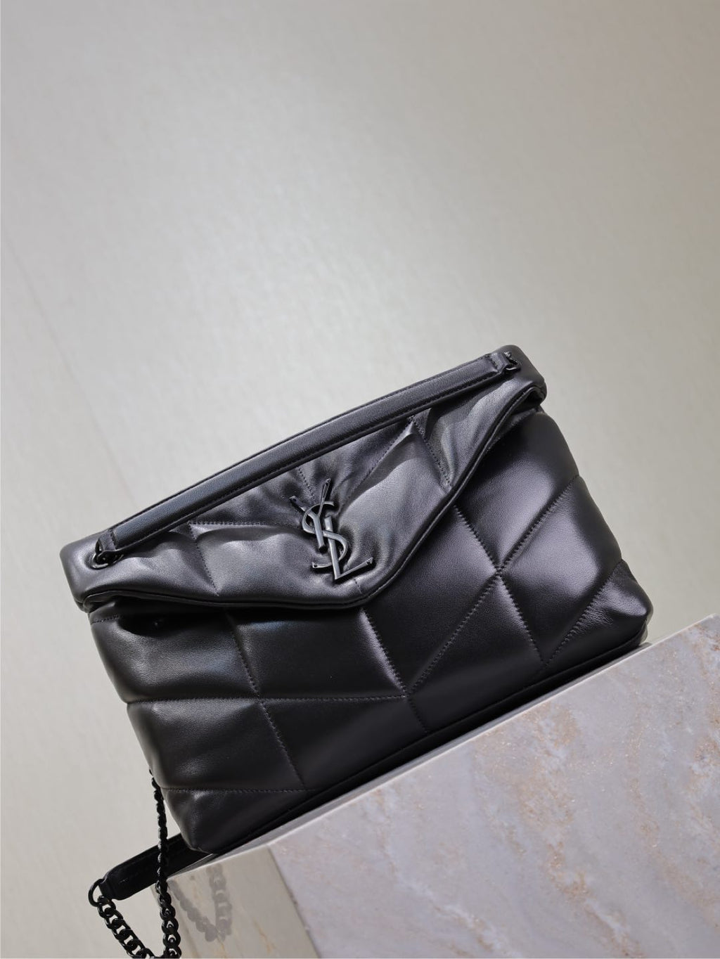YSL 25S LOULOU PUFFER GM 35 IN BLACK CALFSKIN BLACK HARDWARE