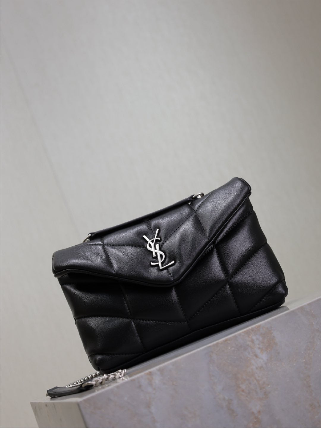 YSL 25S LOULOU PUFFER MINI 23 IN BLACK CALFSKIN SILVER HARDWRE