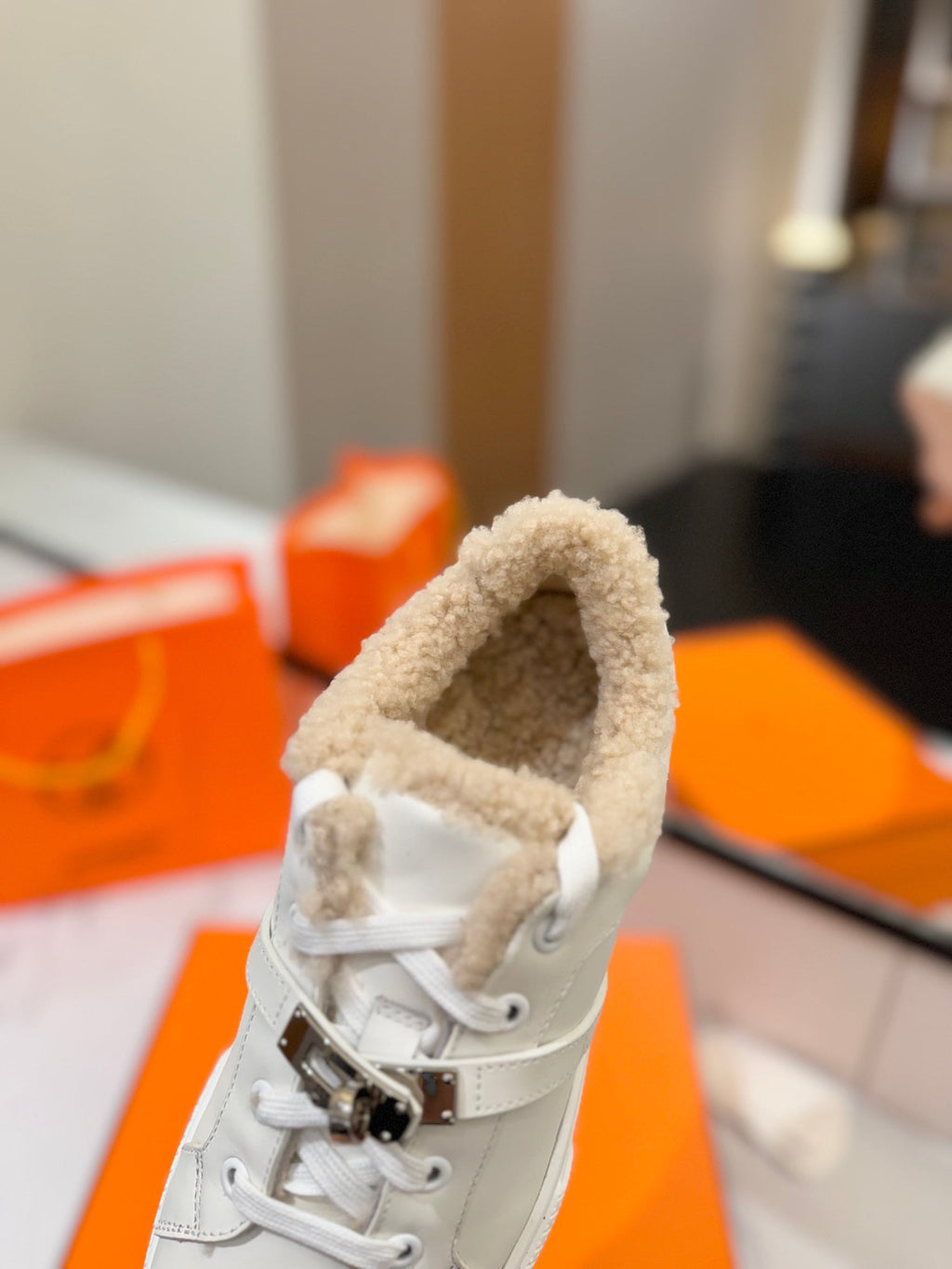 HERMES DAY SNEAKER IN WHITE CALFSKIN AND FLEECE LINING