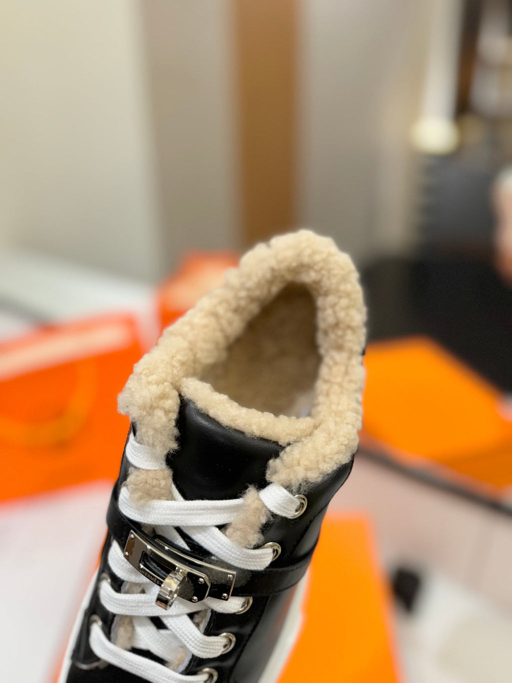 HERMES DAY SNEAKER IN BLACK CALFSKIN AND FLEECE LINING