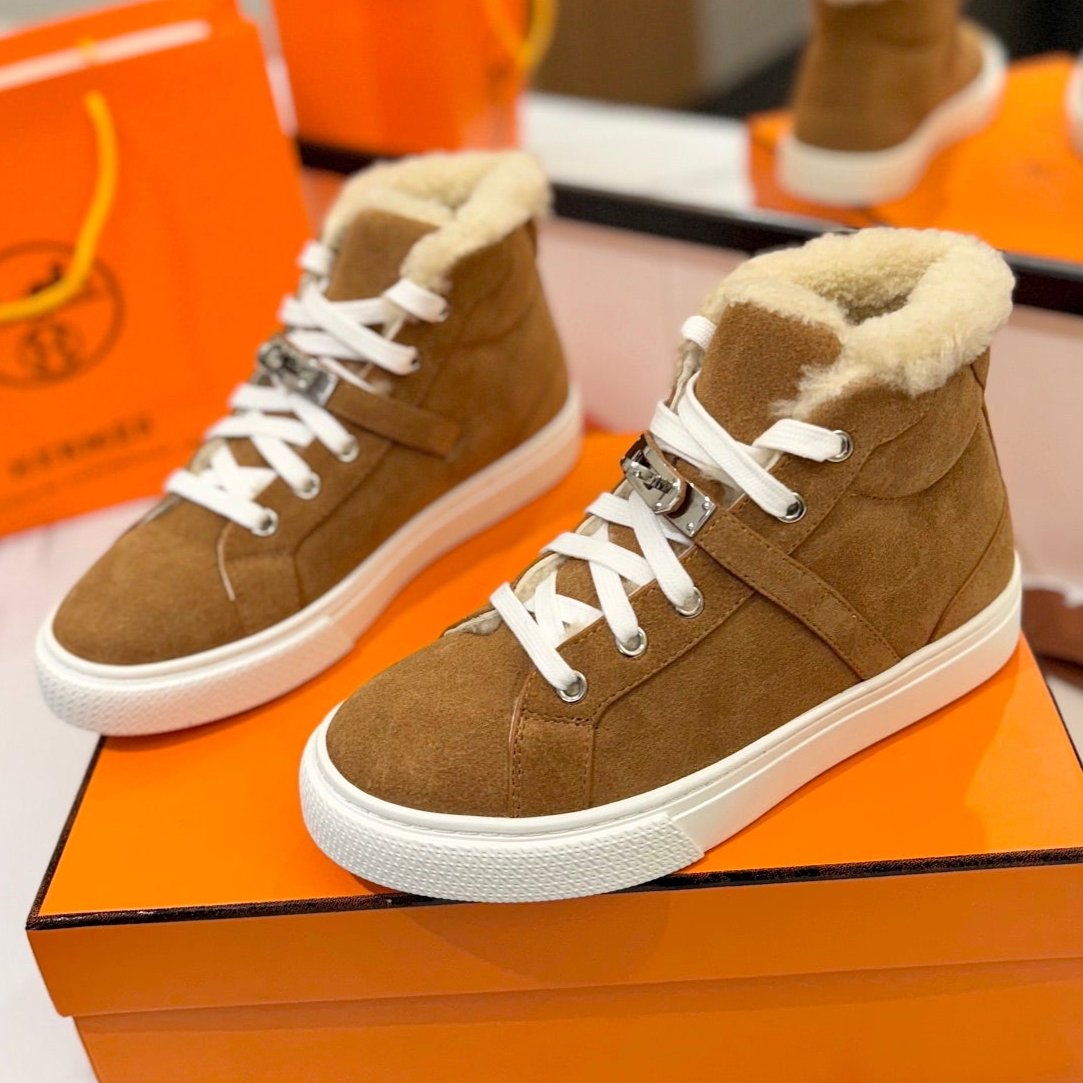 HERMES CHEALSEA BOOTS IN BRONZE BROWN SUEDE AND FLEECE LINING
