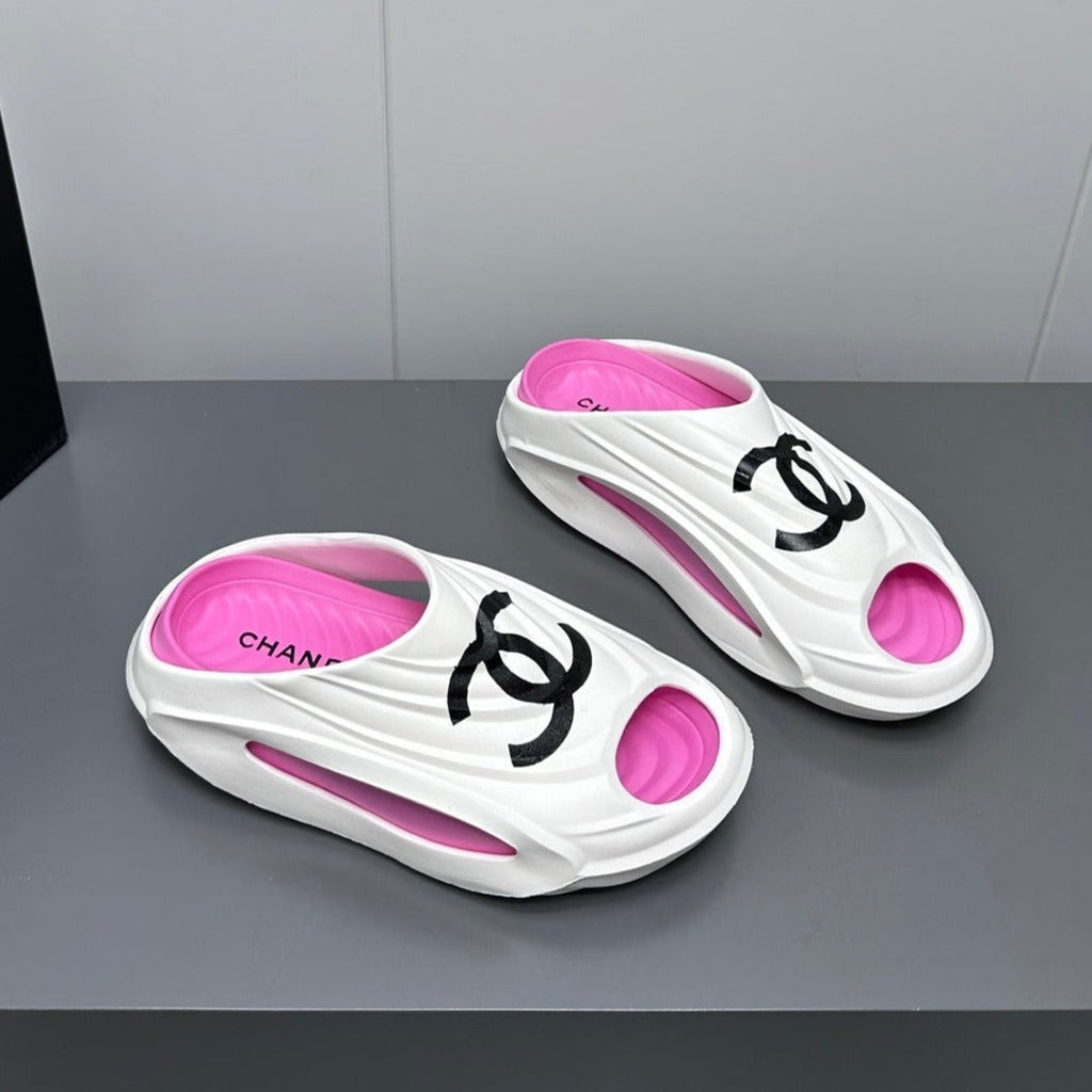 CHANEL New Double C Foam Lightweight Slippers Boat White Pink