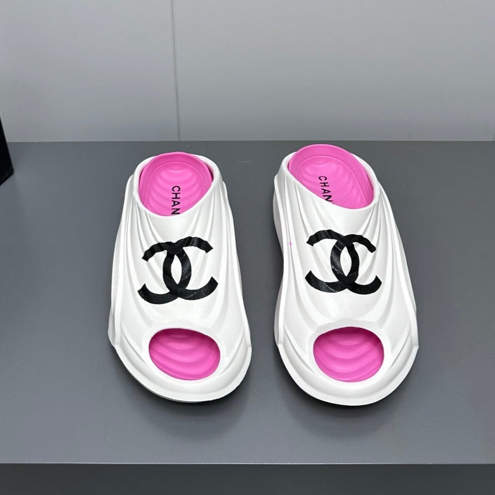 CHANEL New Double C Foam Lightweight Slippers Boat White Pink