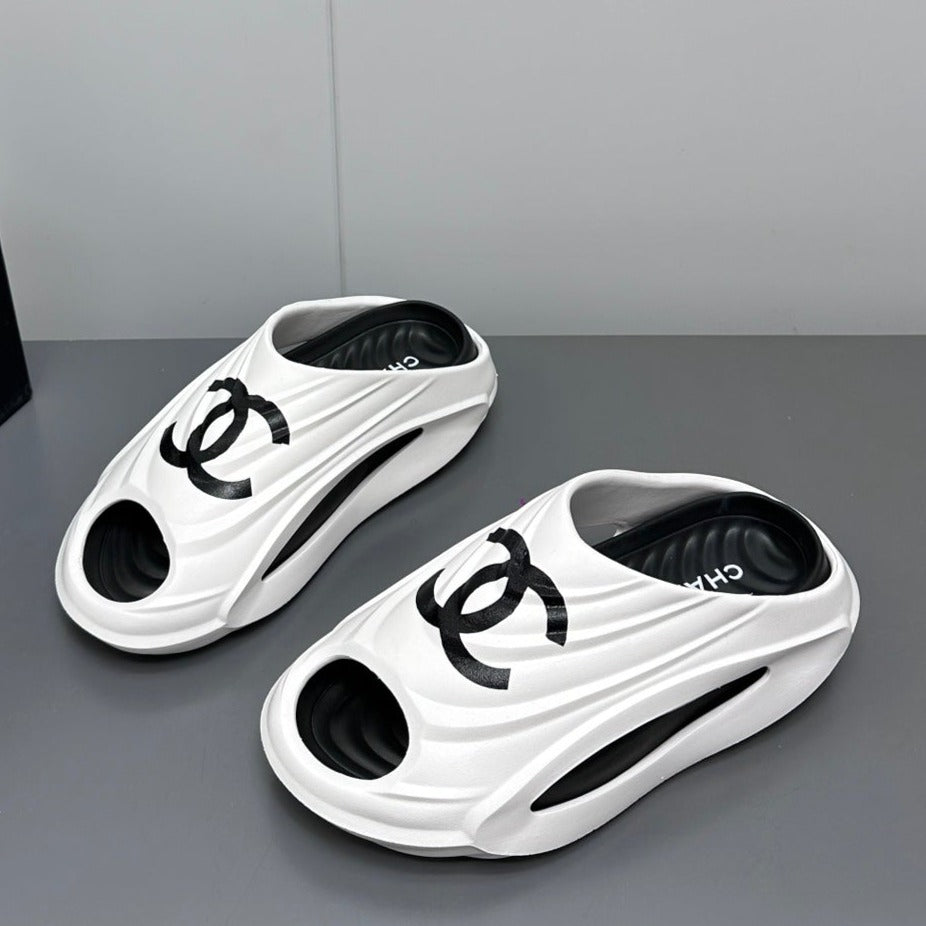 CHANEL New Double C Foam Lightweight Slippers Boat White Black