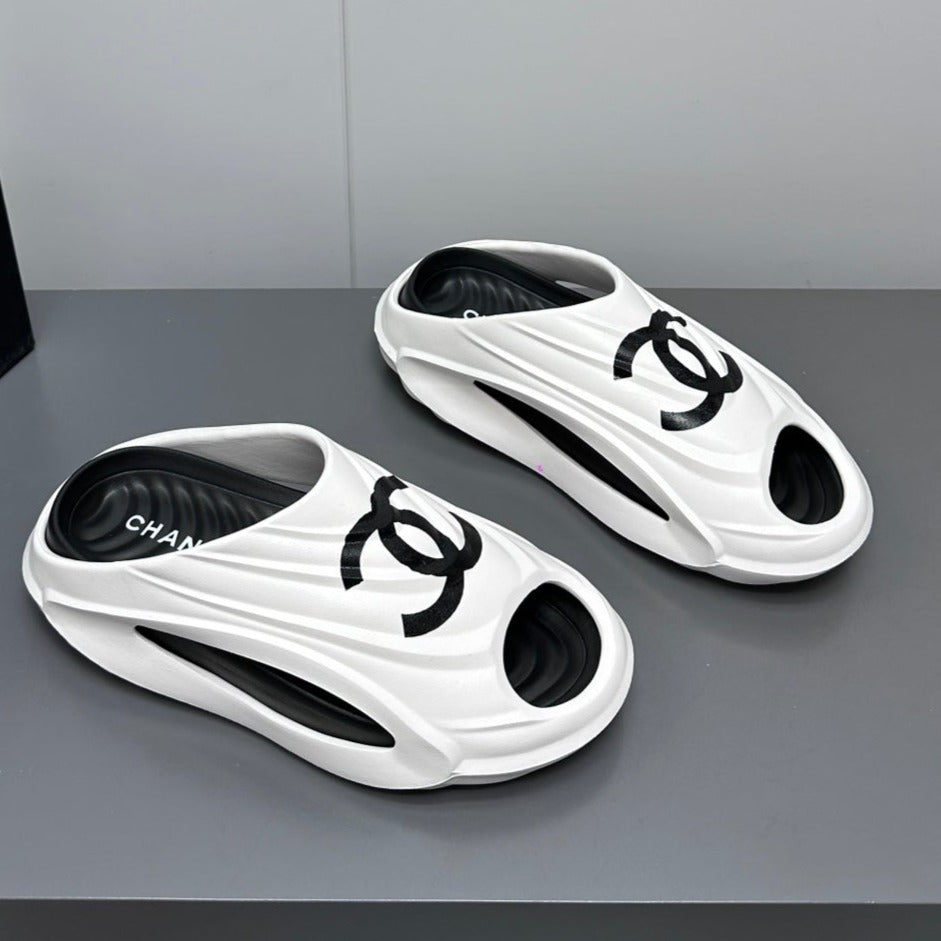 CHANEL New Double C Foam Lightweight Slippers Boat White Black