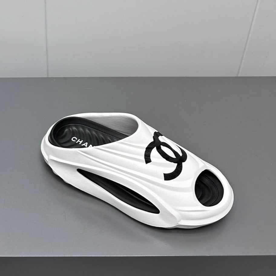 CHANEL New Double C Foam Lightweight Slippers Boat White Black