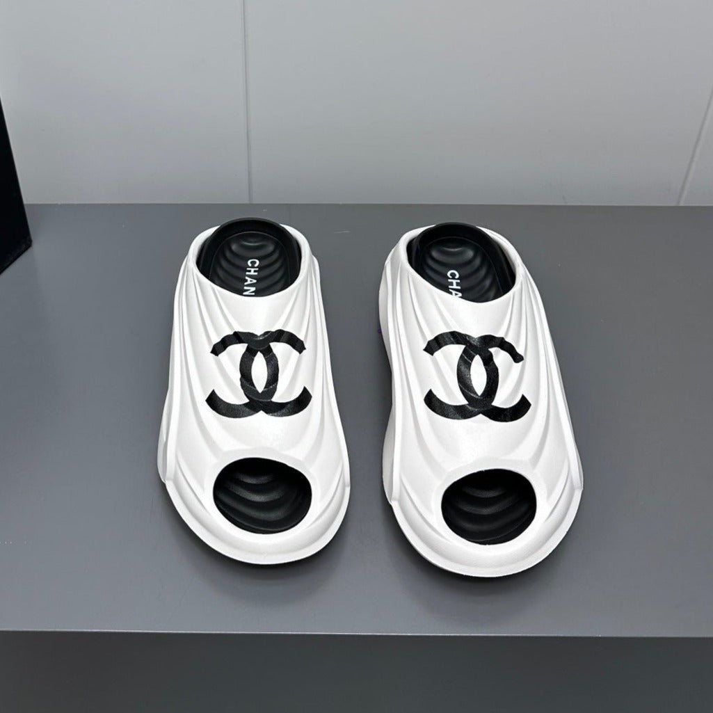 CHANEL New Double C Foam Lightweight Slippers Boat White Black