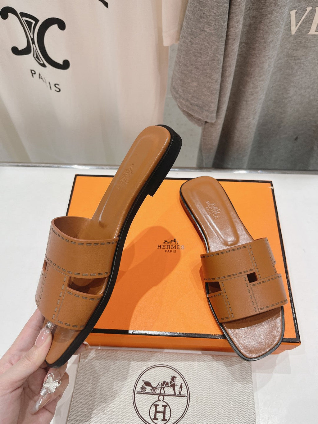 HERMES Idioma Sandal Tan Calfskin