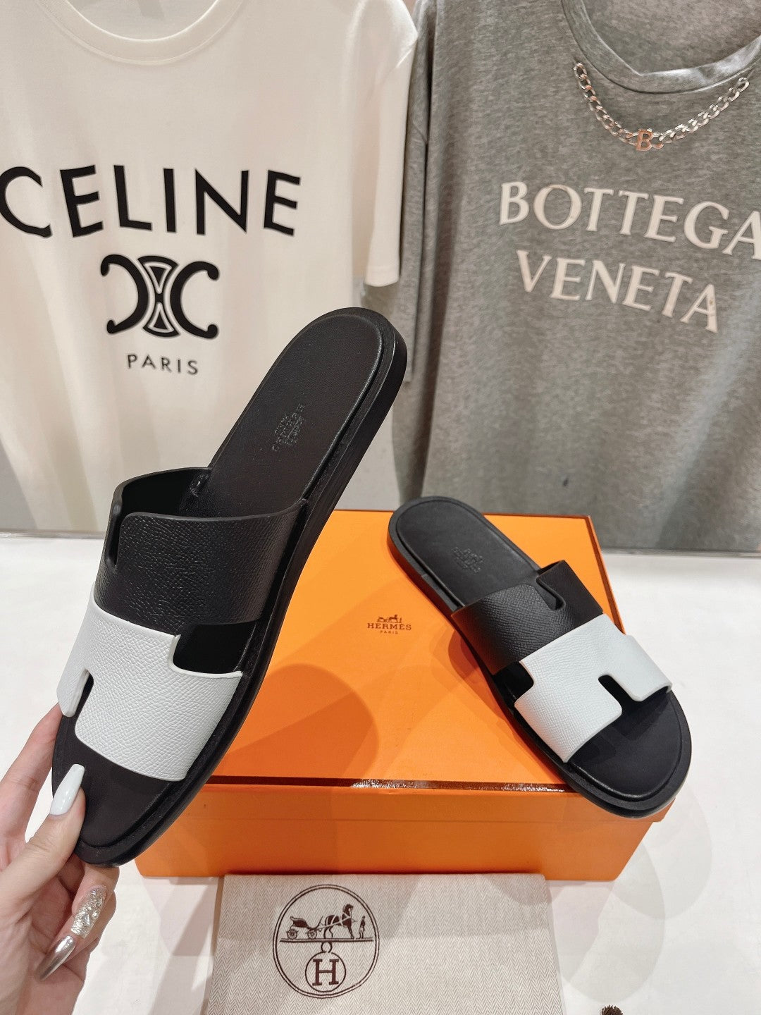 HERMES IZMIR SANDAL BLACK MIX WHITE LAMBSKIN