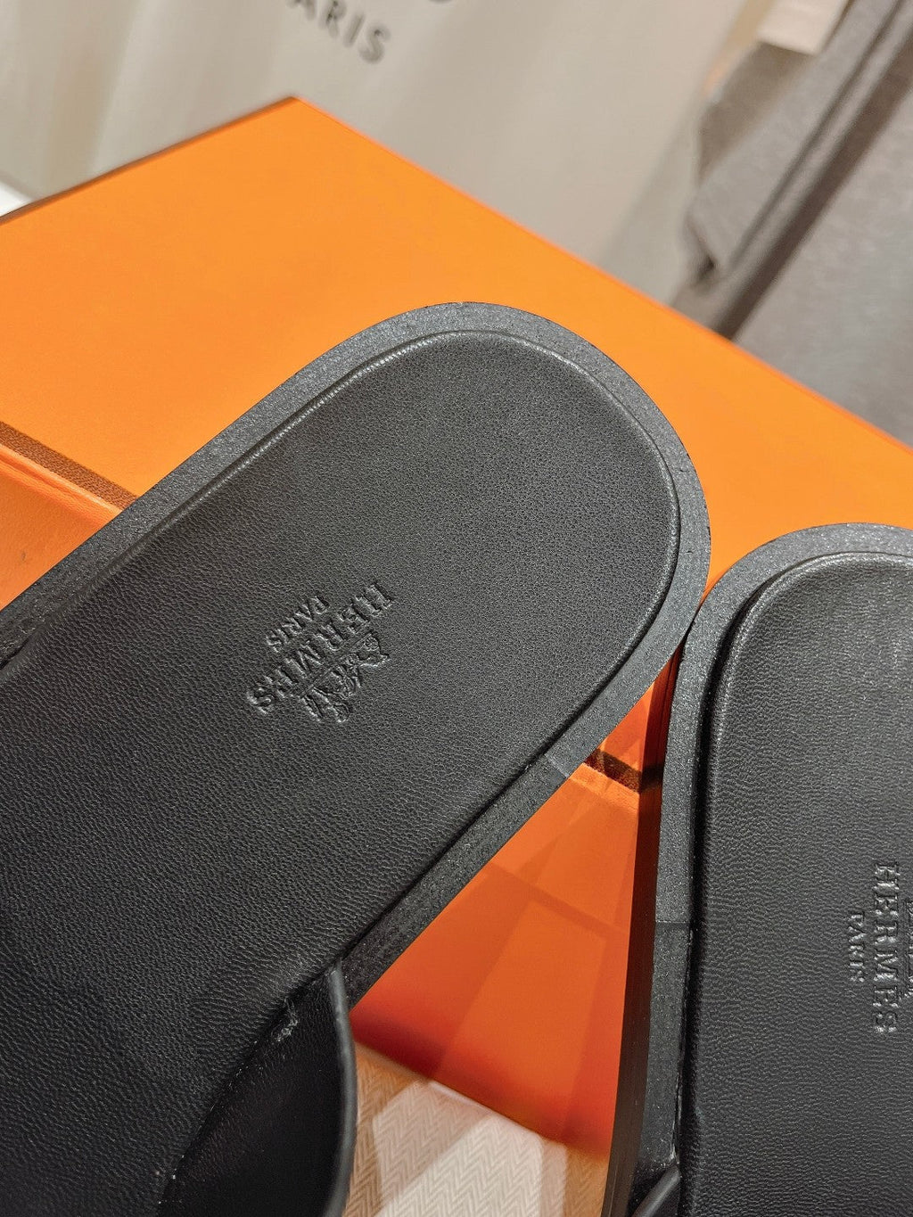 HERMES IZMIR SANDAL BLACK MIX COBALT LAMBSKIN