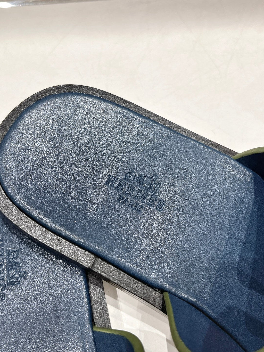HERMES IZMIR SANDAL AEGEAN MIX HUNTER MIX PEACOCK LAMBSKIN