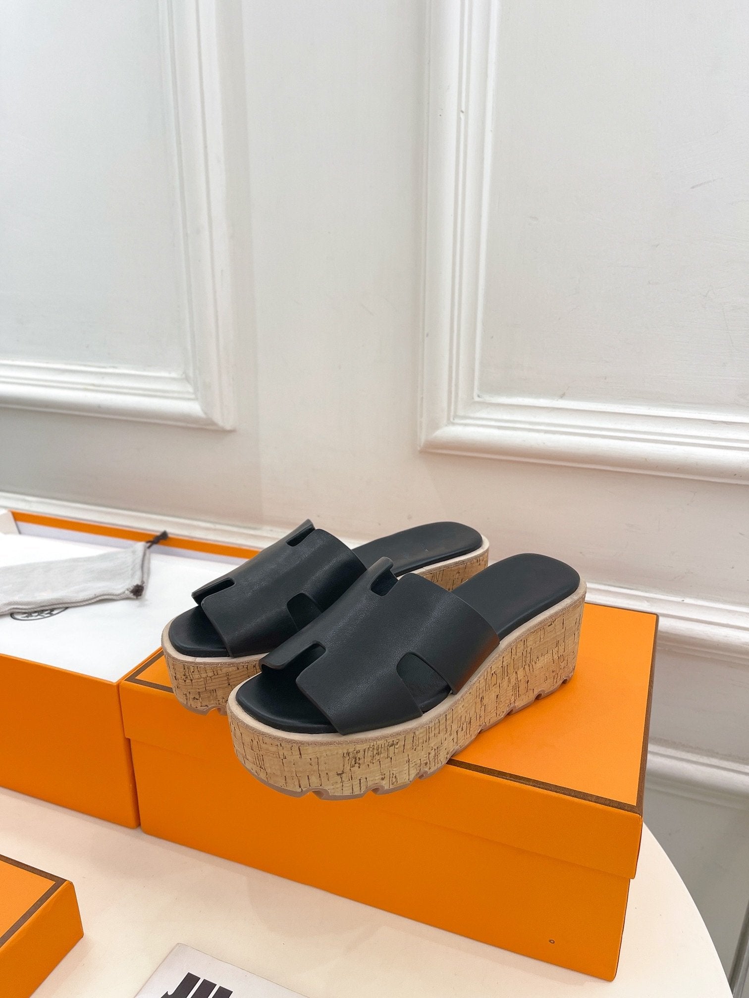 HERMES Eze 30 Sandal Black
