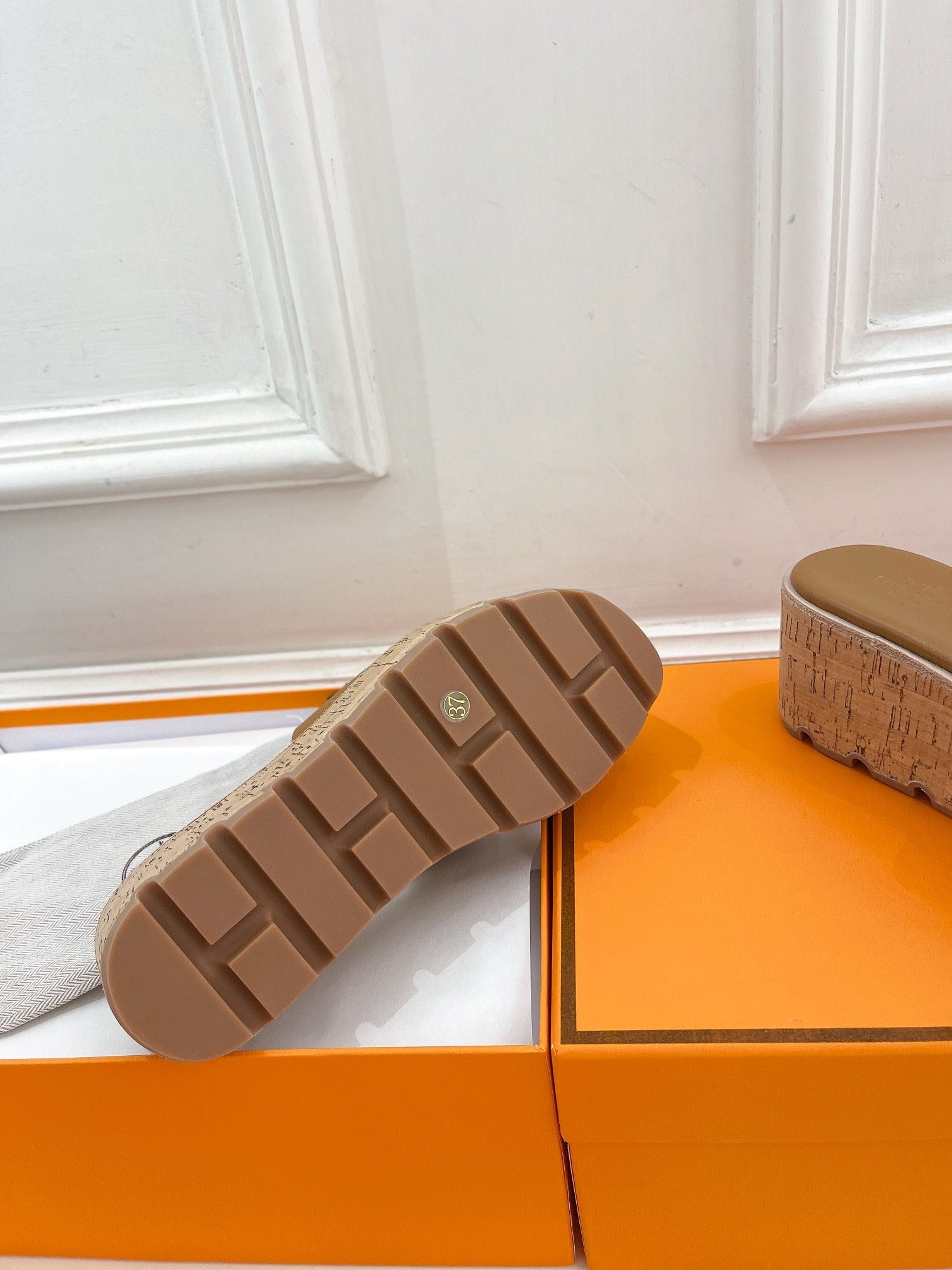 HERMES Eze 30 Sandal Brown