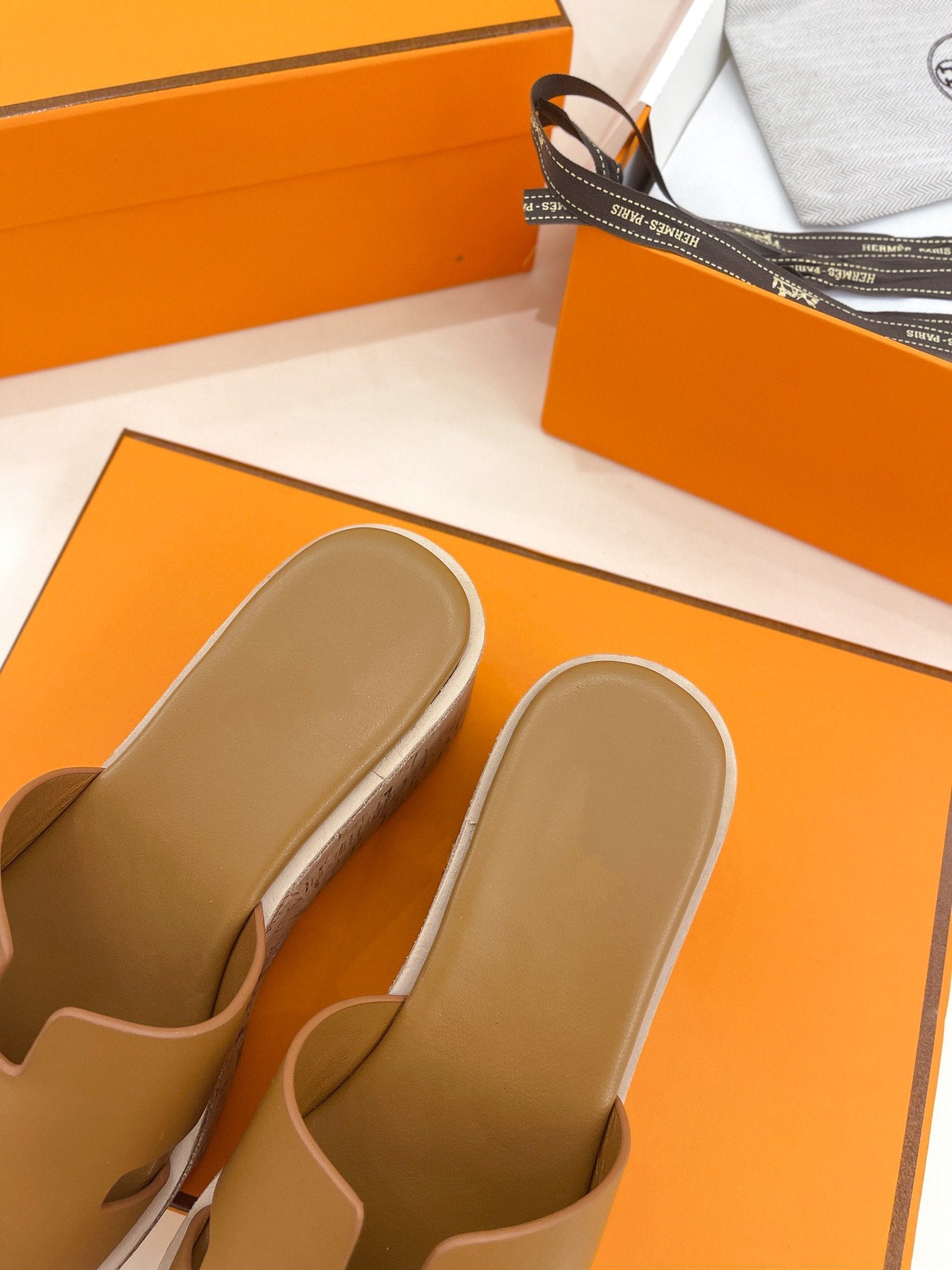 HERMES Eze 30 Sandal Brown