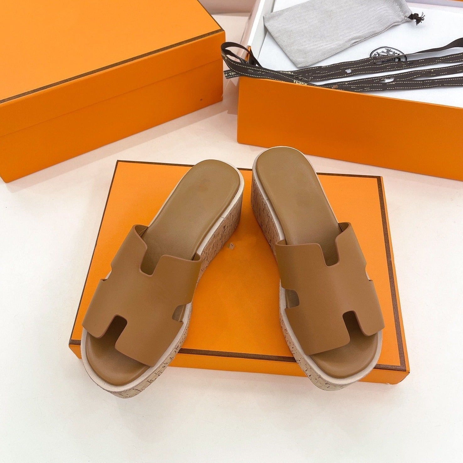 HERMES Eze 30 Sandal Brown