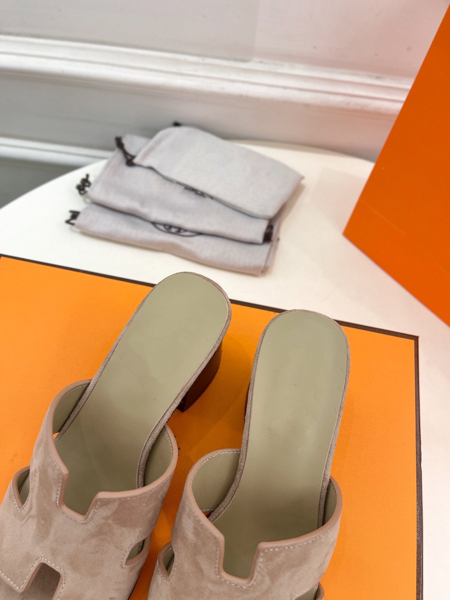 HERMES HELIA 60 SANDAL LIGHT BROWN SUEDE