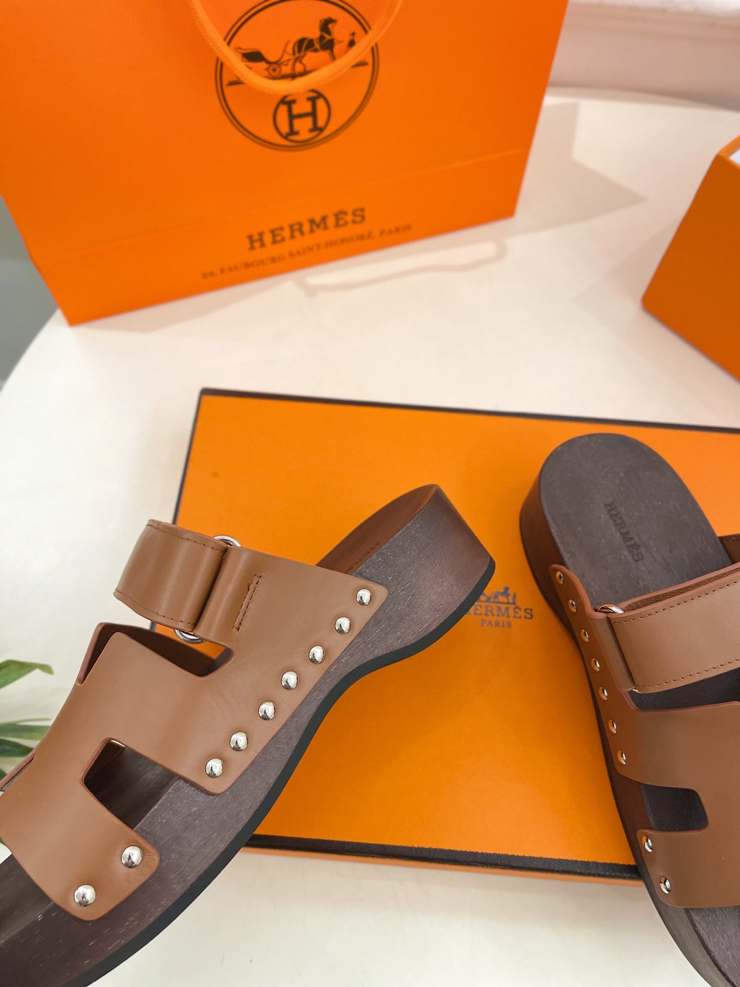 HERMES KOS CLOG IN BRONZE BROWN CALFSKIN