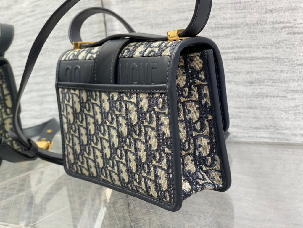 DIOR 30 MONTAIGNE 21CM BLUE OBLIQUE EMBROIDERY
