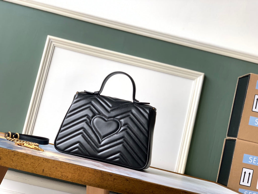GUCCI Marmont 26.5cm Black Calfskin Gold Hardware