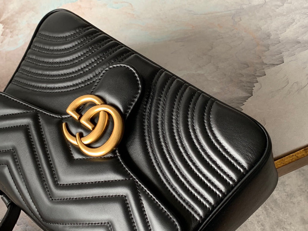 GUCCI Marmont 26.5cm Black Calfskin Gold Hardware