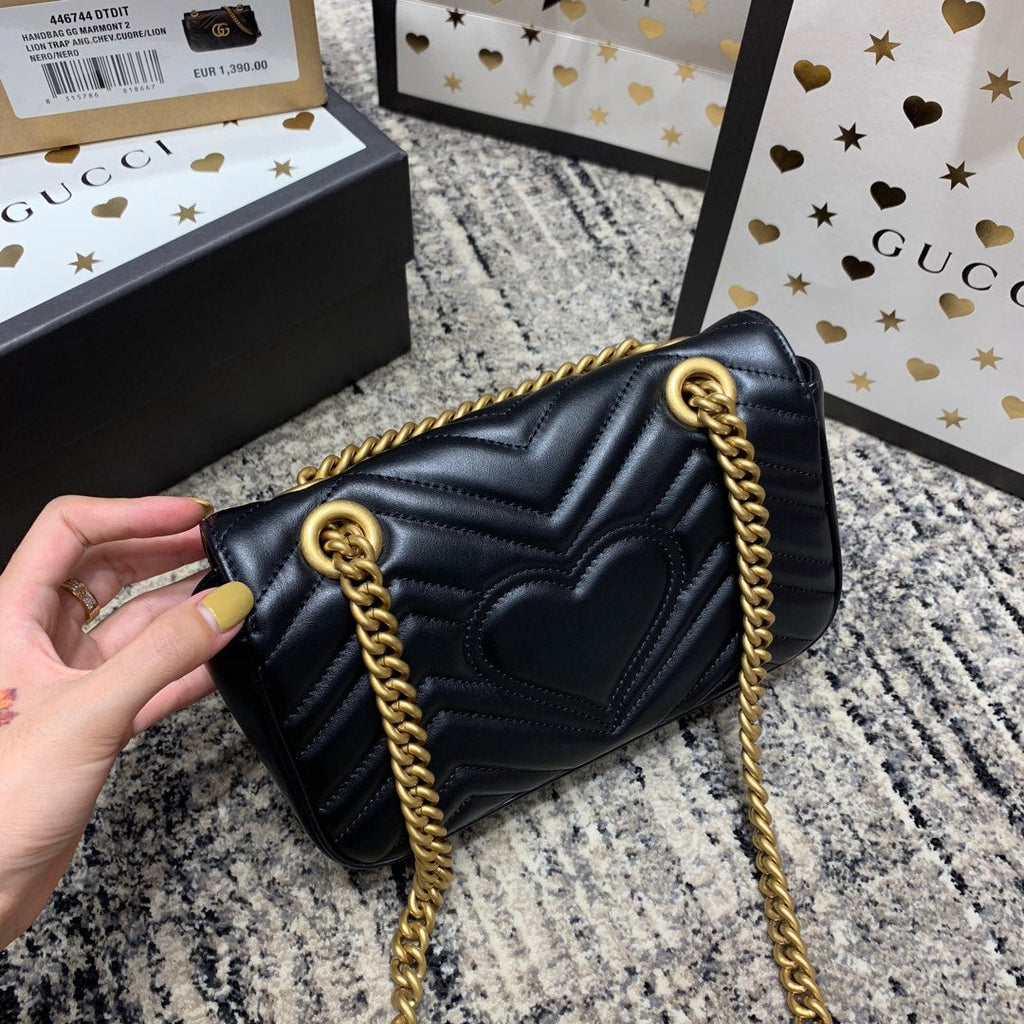 GUCCI Marmont 22cm Black Calfskin Gold Hardware