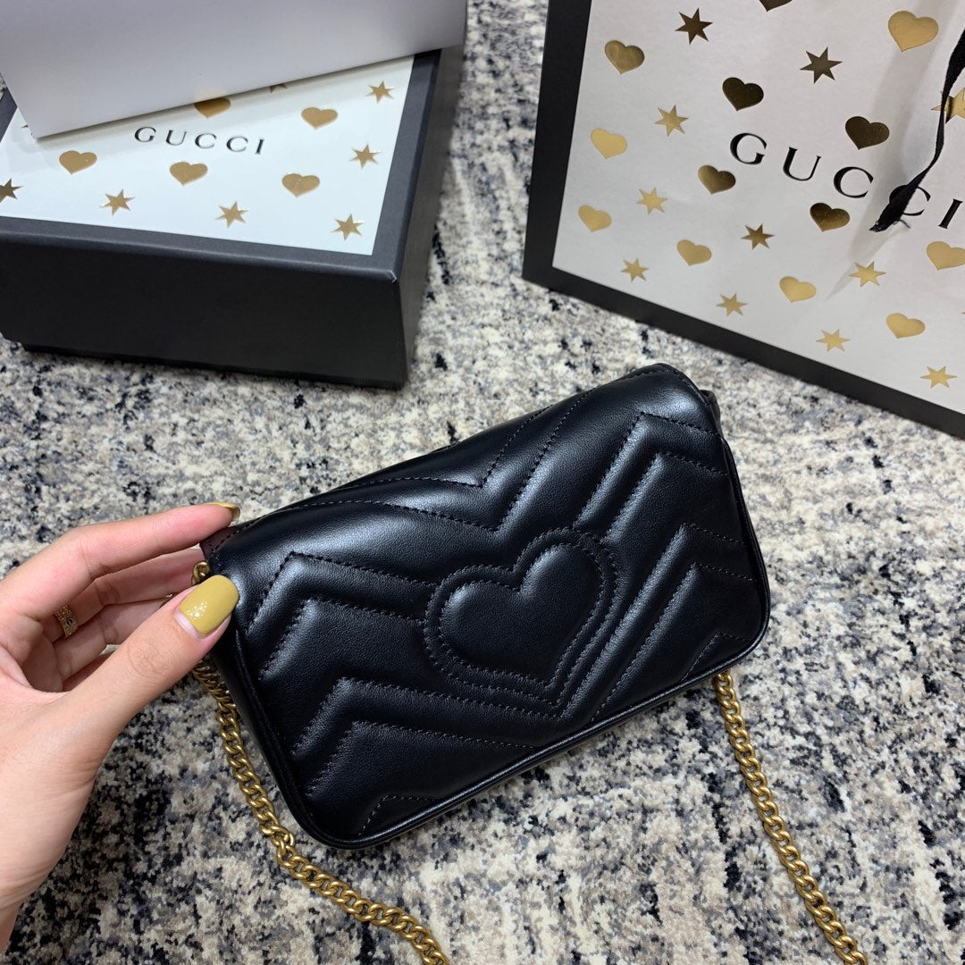 GUCCI Marmont Mini 16.5cm Black Calfskin Gold Hardware