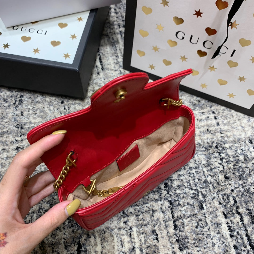 GUCCI Marmont Mini 16.5cm Red Calfskin Gold Hardware