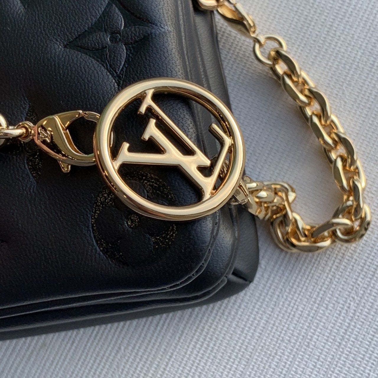 LOUIS VUITTON COUSSIN PM H27 BLACK